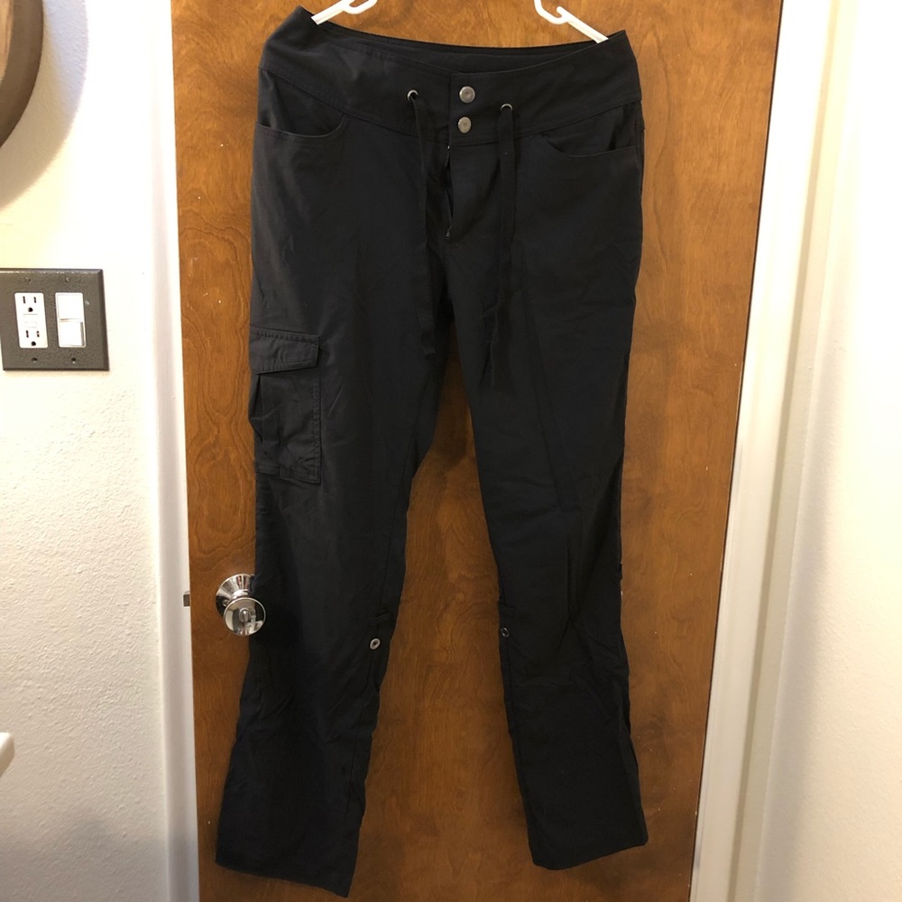 Columbia hiking cargo pants. Lightly used